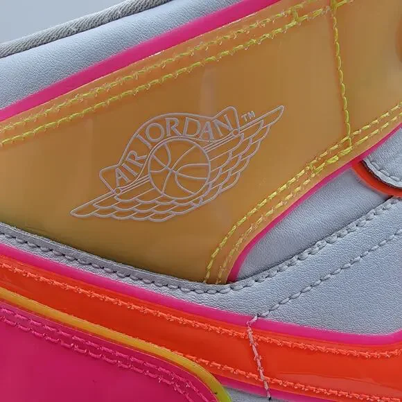 Nike Air Jordan 1 Mid SE GS 'Edge Glow' Sz 6.5Y/8W CV4611-100 (171)